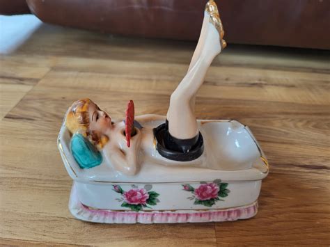 lady legs ashtray